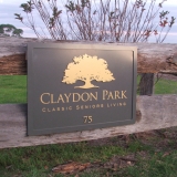 Signtext-Claydon Park