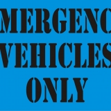 EMERGENCY VEHICLES ONLY serif